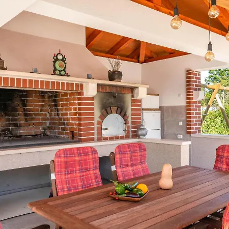 Holiday home Casetta Filip By Interhome Marcana